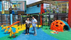 Outdoor, Indoor, Rubber Floor Playground di Fashion Store Hanger Fashion Outlet di Padang, Sumatera