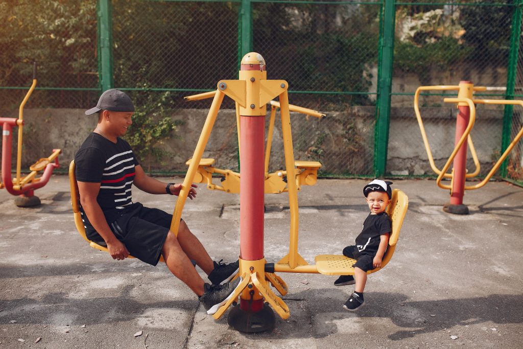 Playground Desain Inklusif untuk orang tua dan disabilitas