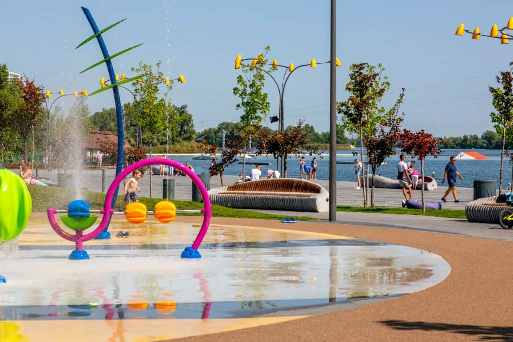 Apa itu splash pad? Splash Pad adalah Taman Bermain Air Menyenangkan