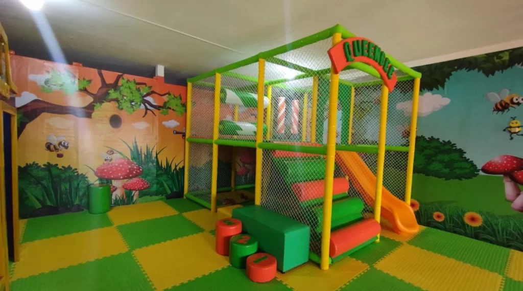 Project Indoor Playground-Queen Bee Jawa Tengah